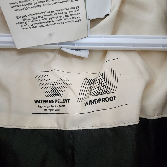 BNWT H&M Winter puffer jacket - Picture 3 of 9